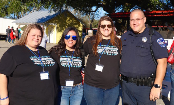 Community Rallies for Men and Women in Blue - Hello Woodlands