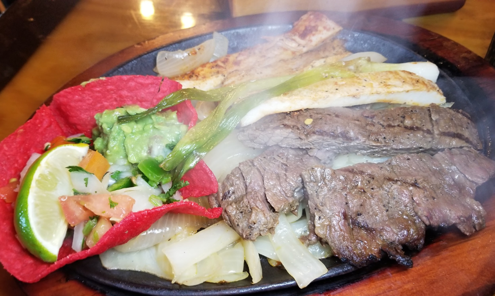 MI Rancho - Shenandoah - Beef & Chicken lunch combo fajitas - Photo by Nick Rama