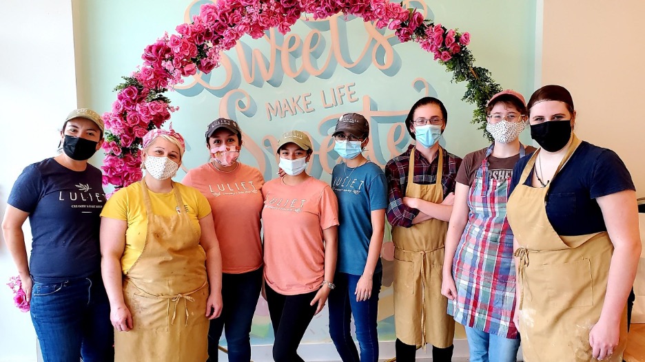 Luliet crew, l-r… Nelia S., Emily P, Lexi D, Courtney R, Natalia D, Johnathan H, Matilda A, Sarah S. Photo by Nick Rama