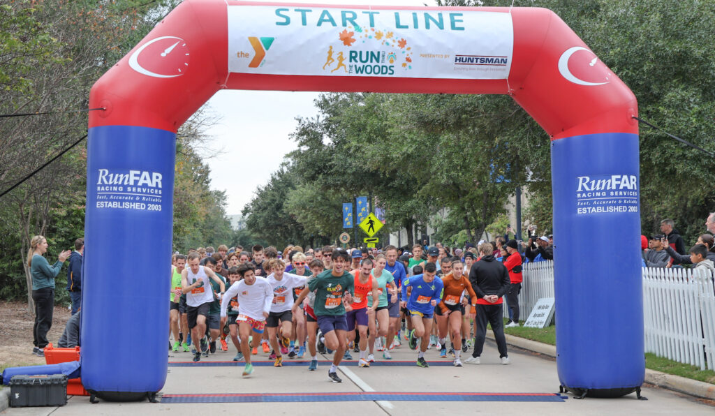 34th Annual YMCA Run Thru The Woods held on Thanksgiving Morning Photo by Rod Prado