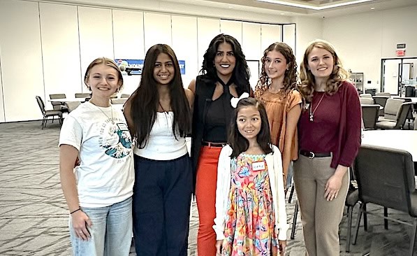 Keynote Speaker Amy Malkan with young artists (photo credit: TWAC)