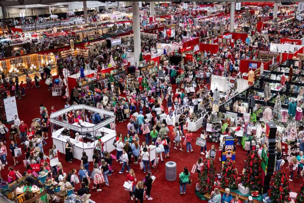 Shopping at Nutcracker Market Photography by Melissa Taylor