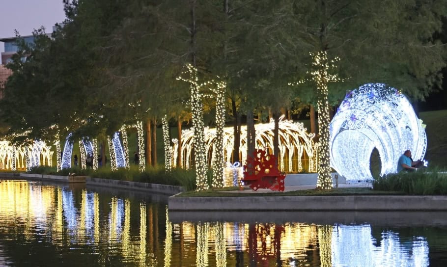 Holiday On the Waterway