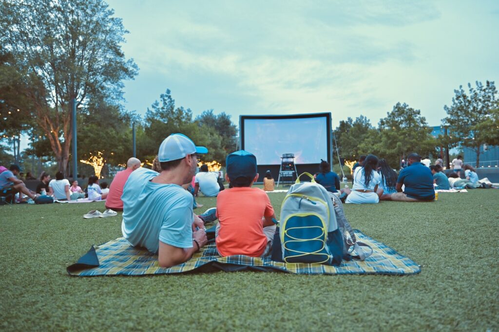 Pix on the Plaza_Alex Montoya