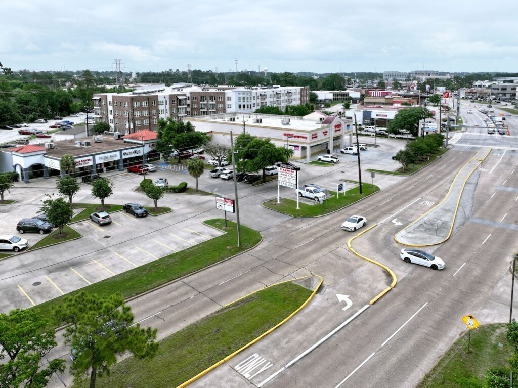 Newman Commercial Real Estate acquires Grogan’s Forest Center in The Woodlands; Photo Credit: Newman Commercial Real Estate